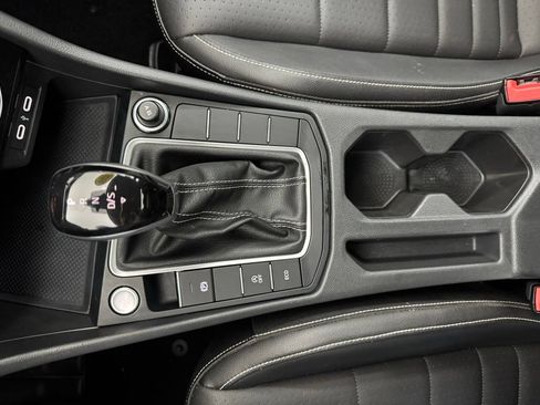 Used 2024 Volkswagen Jetta SE FWD image 25