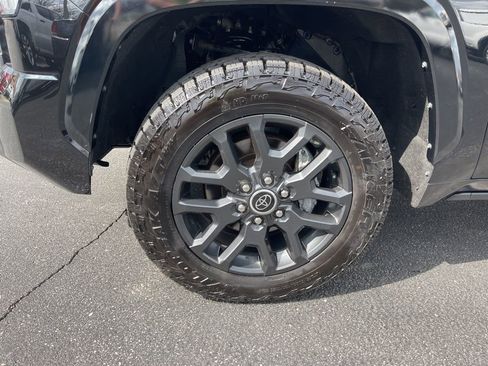 Used 2023 Toyota Tundra Platinum AWD/4WD image 4