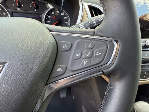 Used 2024 Chevrolet Equinox Premier image 29