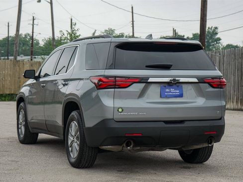 Used 2023 Chevrolet Traverse LT w/ Rear Camera Mirror Package AWD/4WD image 6