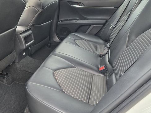 Used 2020 Toyota Camry SE FWD image 11