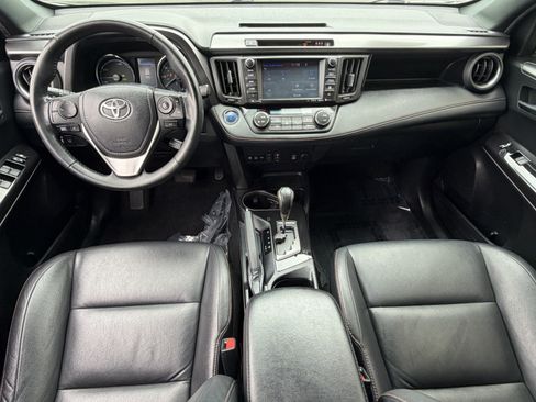 Used 2018 Toyota RAV4 SE AWD/4WD image 26
