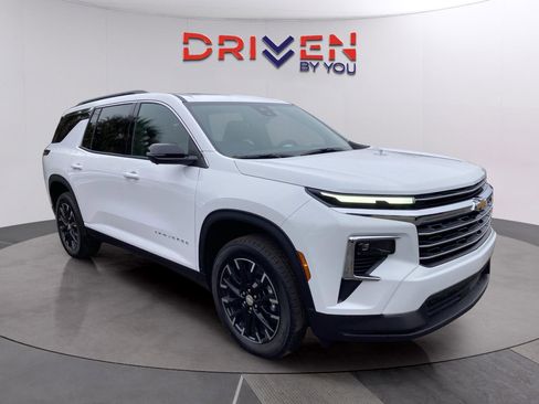 New 2026 Chevrolet Traverse LT w/ Sun and Wheel Package image 7