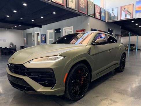 Used 2025 Lamborghini Urus SE AWD/4WD image 1