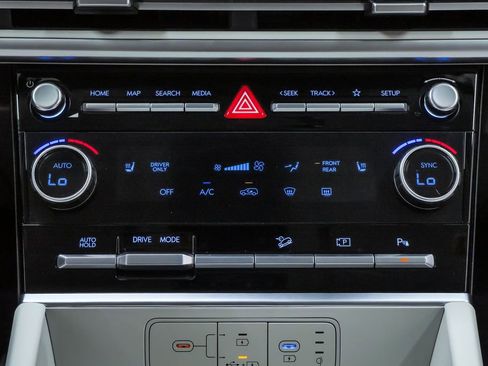 Certified 2026 Hyundai Santa Fe SEL FWD image 18
