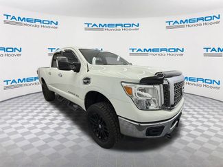 Used 2018 Nissan Titan SV video 1
