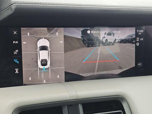 Used 2021 Porsche Taycan image 18