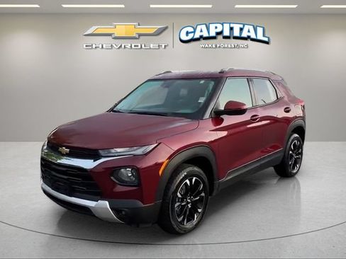 Used 2023 Chevrolet TrailBlazer LT w/ Convenience Package AWD/4WD image 1