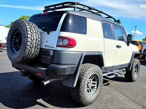 Used 2014 Toyota FJ Cruiser 4WD w/ Convenience Package image 8