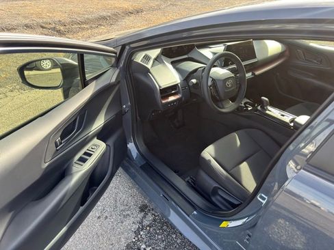 New 2026 Toyota Prius Plug-In Hybrid image 9