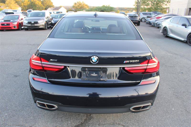 Used 2018 BMW 750i xDrive AWD/4WD image 10