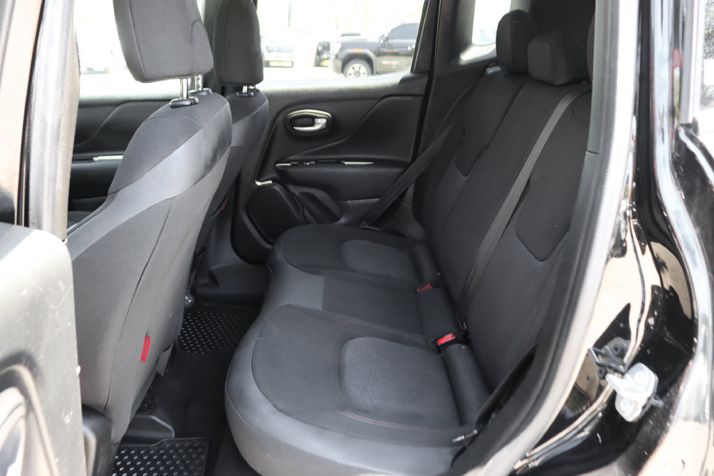 Used 2023 Jeep Renegade Trailhawk AWD/4WD image 29