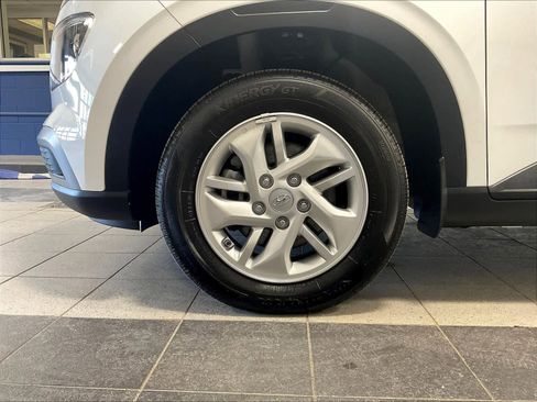 Used 2025 Hyundai Venue SE image 7