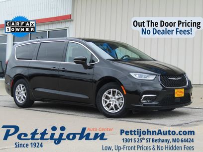 Used 2024 Chrysler Pacifica Touring-L