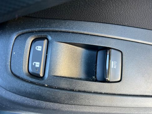 Used 2024 Subaru Crosstrek 2.0i Premium image 19