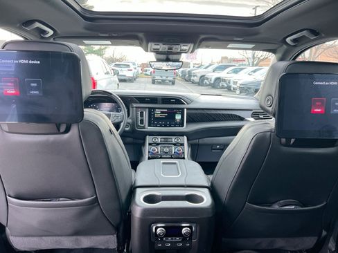 Used 2024 GMC Yukon Denali w/ Denali Reserve Package image 21