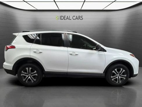 Used 2017 Toyota RAV4 LE w/ Carpet Mat Package AWD/4WD image 4