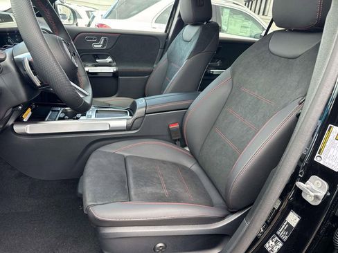 New 2026 Mercedes-Benz GLB 250 image 9