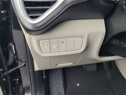 Used 2023 Kia Soul LX w/ LX Technology Package image 22