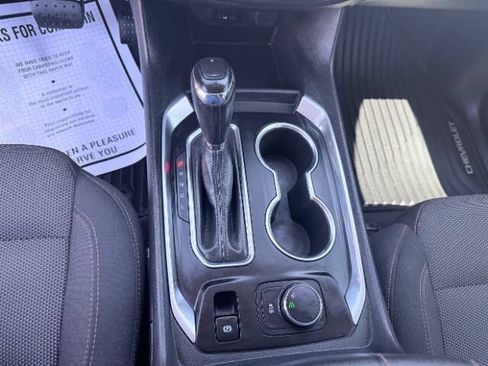 Used 2019 Chevrolet Traverse LT FWD image 12