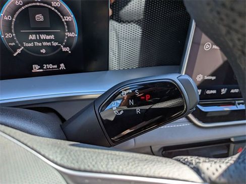 New 2026 Volkswagen Tiguan SE R-Line image 16