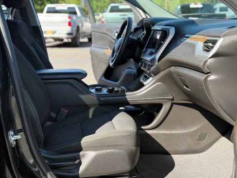 Certified 2022 GMC Acadia SLE w/ Driver Convenience Package image 15