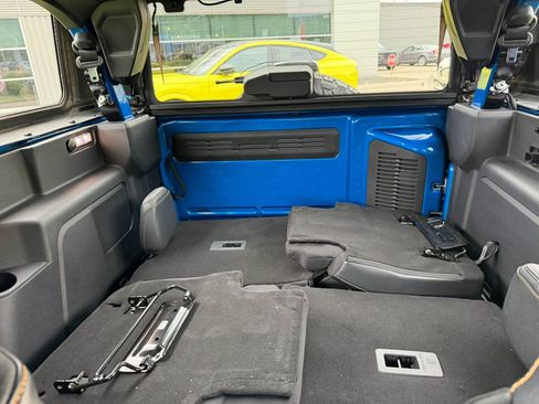 Used 2024 Ford Bronco Badlands AWD/4WD image 9