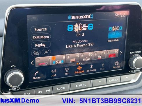 Used 2025 Nissan Rogue SV image 29