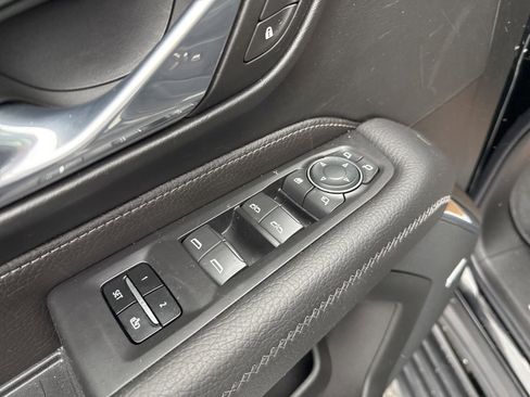 Used 2024 GMC Yukon Denali image 25