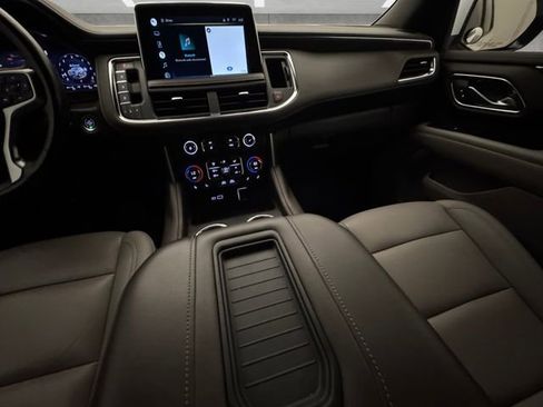 Used 2022 Chevrolet Tahoe Z71 image 3