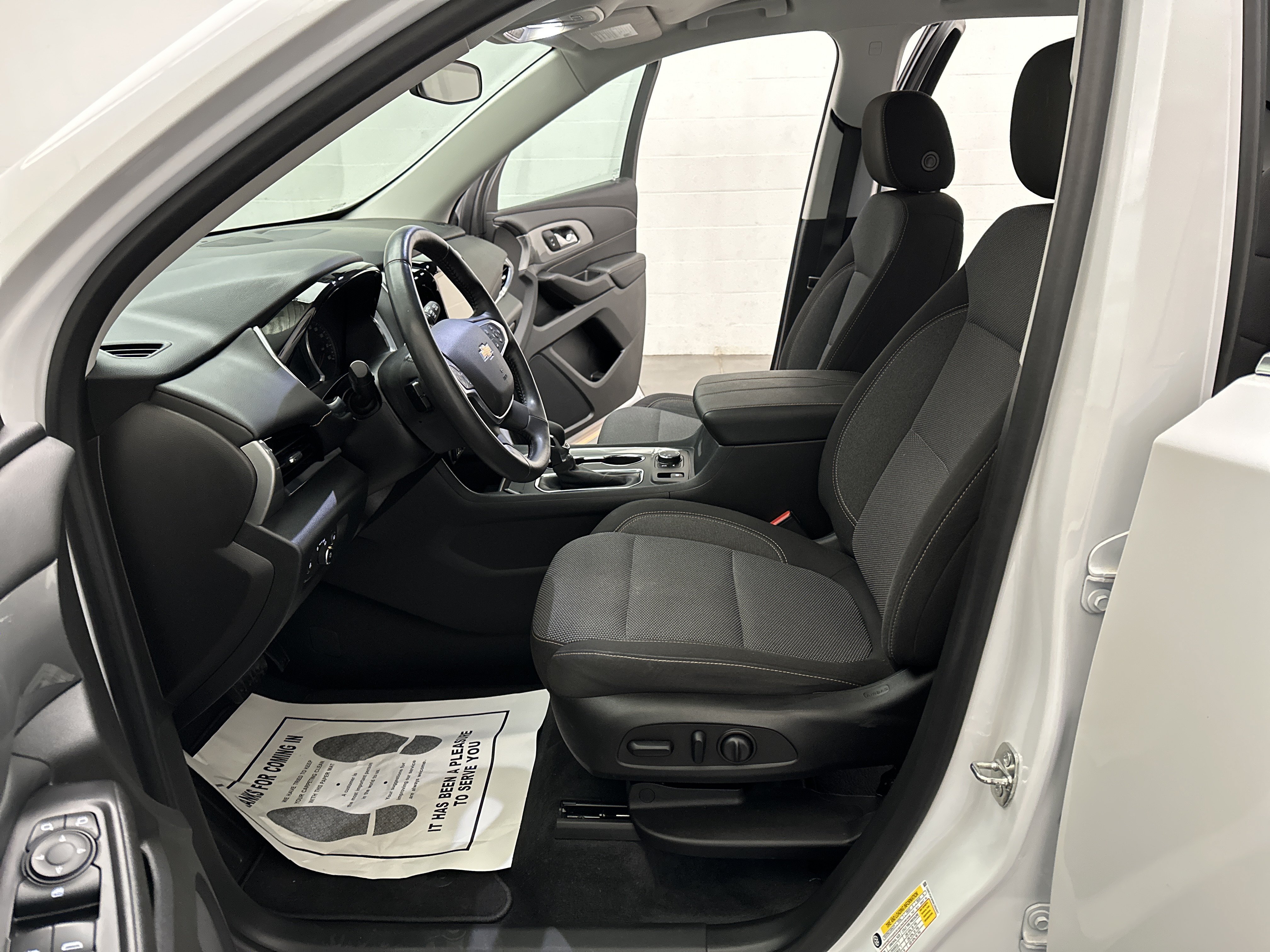 Used 2021 Chevrolet Traverse LT AWD/4WD image 19