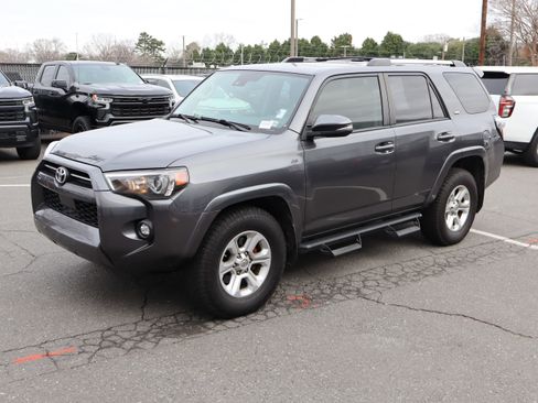 Used 2021 Toyota 4Runner SR5 Premium w/ Moonroof Package image 16