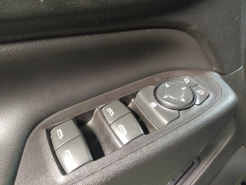 Used 2018 Chevrolet Equinox Premier FWD image 27