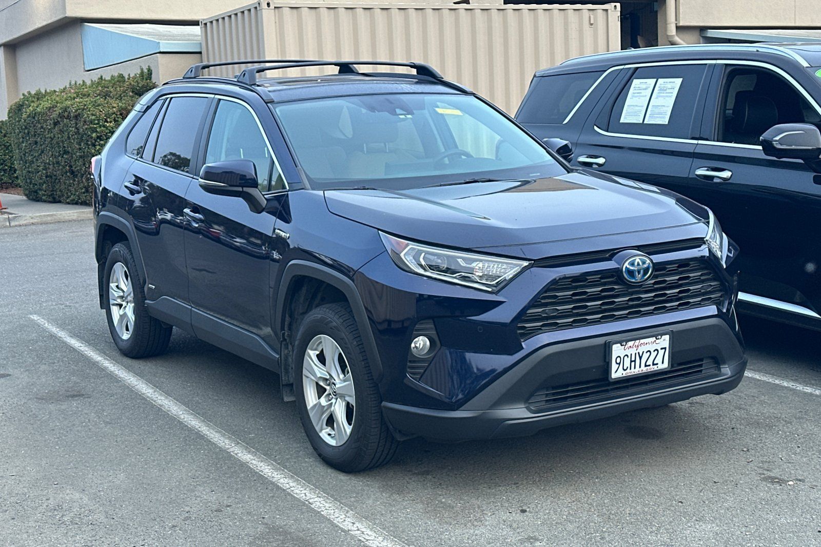 Used 2019 Toyota RAV4 XLE w/ Convenience Package AWD/4WD image 2