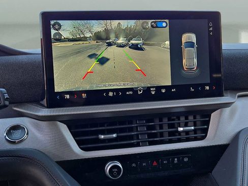 Used 2025 Ford Explorer Active w/ Active Comfort Package image 29