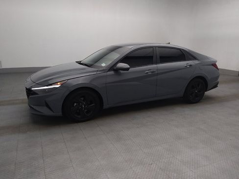 Used 2021 Hyundai Elantra SEL FWD image 2