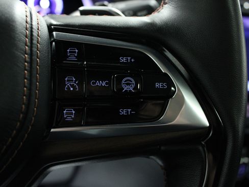 Used 2023 Jeep Grand Cherokee L Summit w/ Luxury Tech Group V image 22