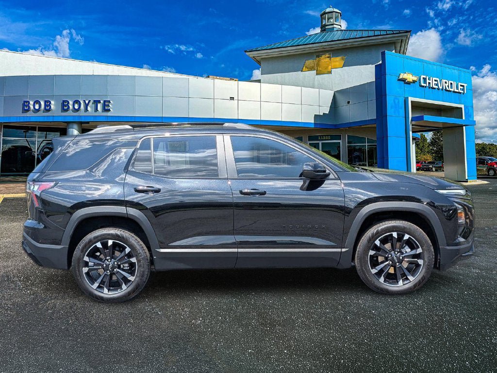 Used 2026 Chevrolet Equinox RS w/ Convenience Package III FWD image 2