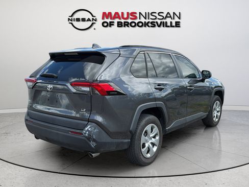 Used 2021 Toyota RAV4 LE AWD/4WD image 10