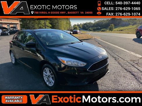 Used 2018 Ford Focus SE FWD image 1