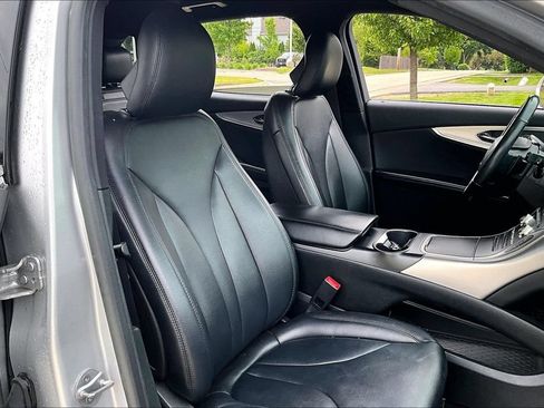 Used 2019 Lincoln Nautilus Premier AWD/4WD image 27
