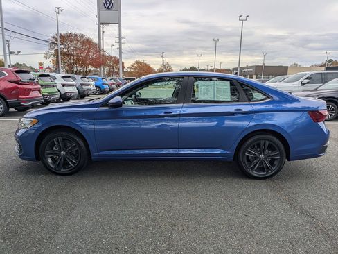 Used 2023 Volkswagen Jetta SE image 7