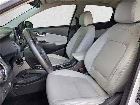 Used 2023 Hyundai Kona Limited FWD image 11