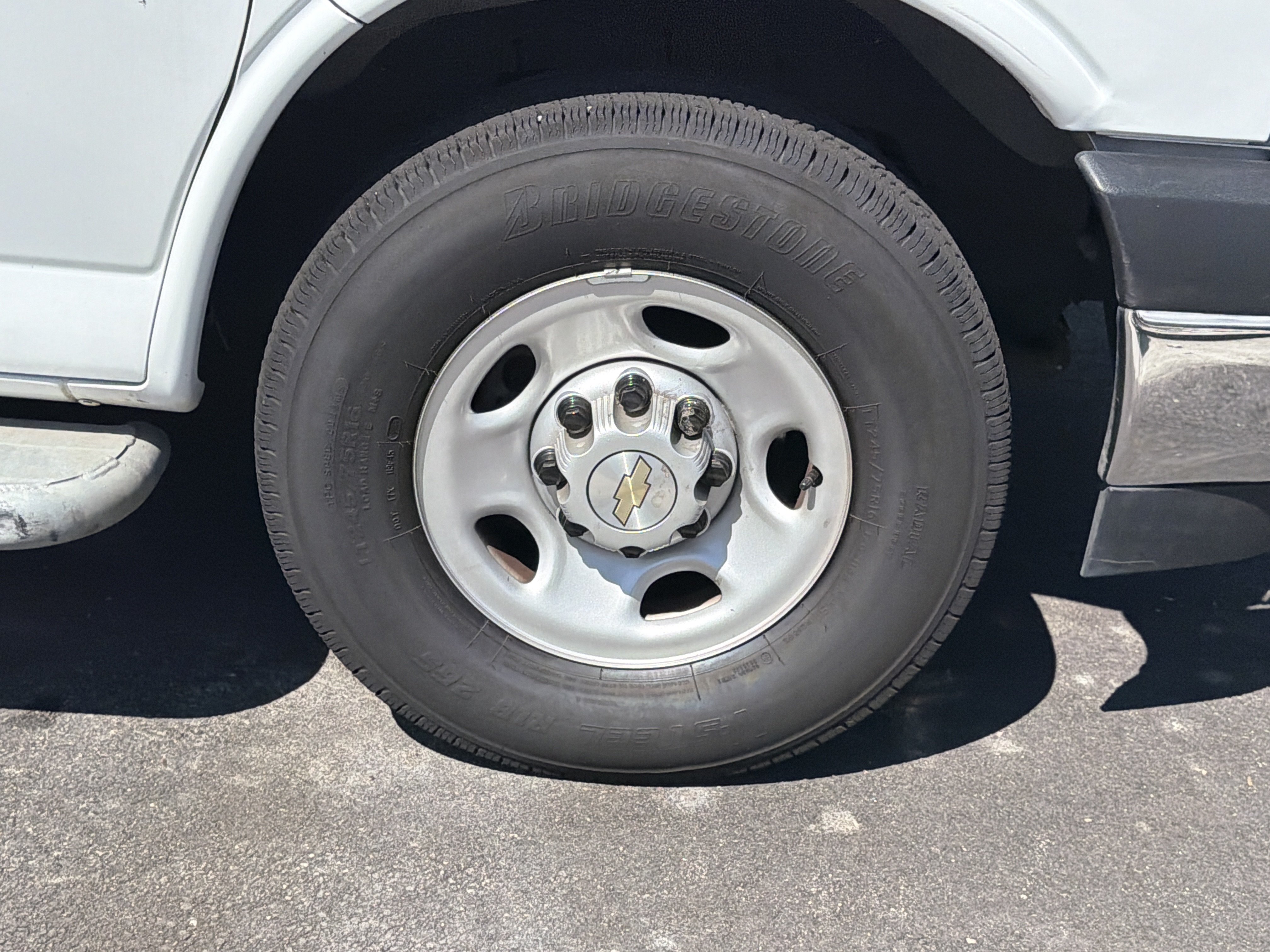 Used 2025 Chevrolet Express 2500 w/ Driver Convenience Package RWD image 13