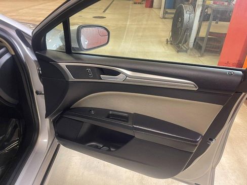 Used 2018 Ford Fusion S image 11