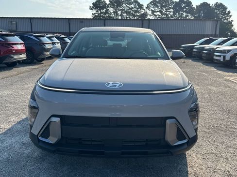 New 2026 Hyundai Kona SE image 8