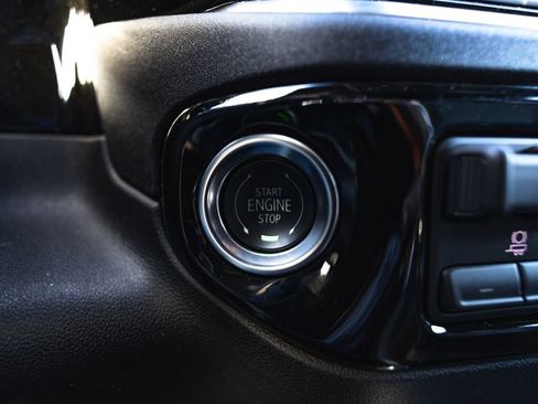 New 2025 Chevrolet Silverado 1500 LT w/ Z71 Off-Road Package image 19