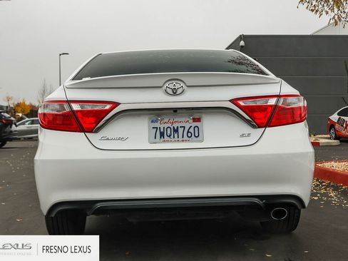 Used 2017 Toyota Camry SE image 5