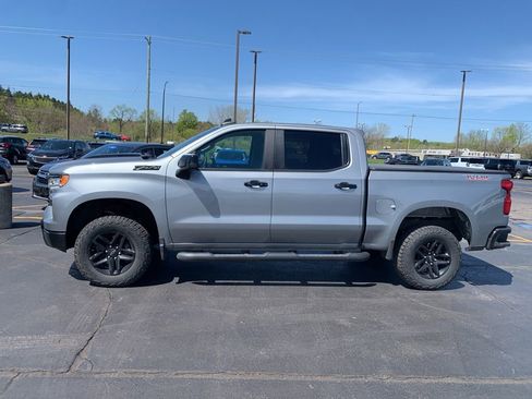 Used 2023 Chevrolet Silverado 1500 LT Trail Boss w/ LPO, Dark Essentials Package AWD/4WD image 2