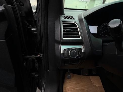 Used 2016 Ford Explorer XLT w/ Equipment Group 202A AWD/4WD image 9